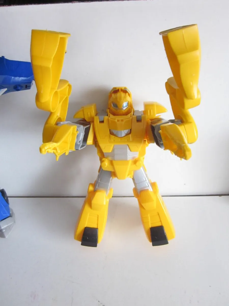 2 Transformers Power Surge & Bumblebee - Image 3