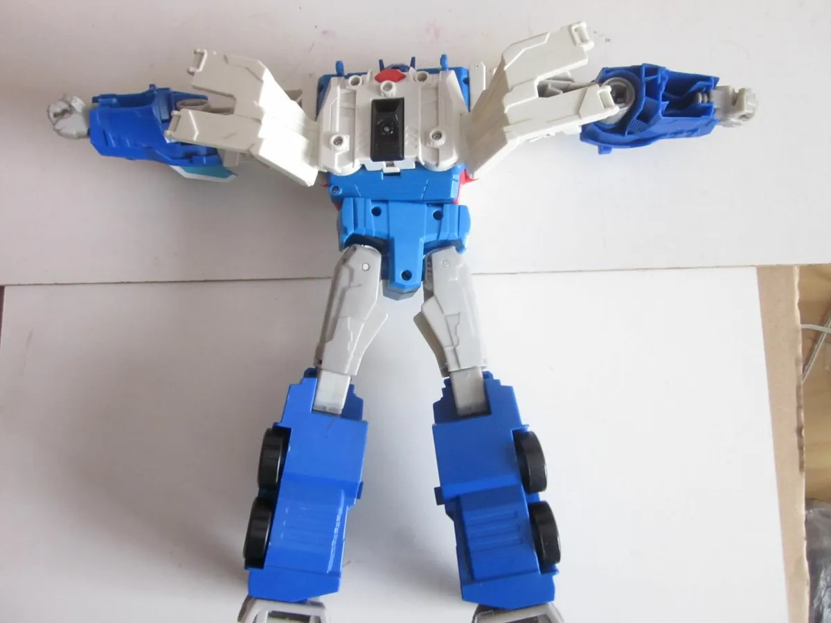 2 Transformers Power Surge & Bumblebee - Image 4
