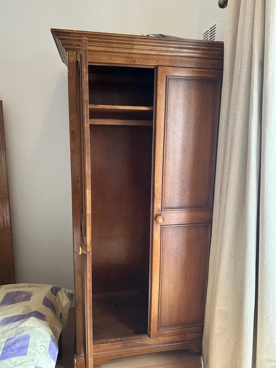 Wardrobe - Image 3