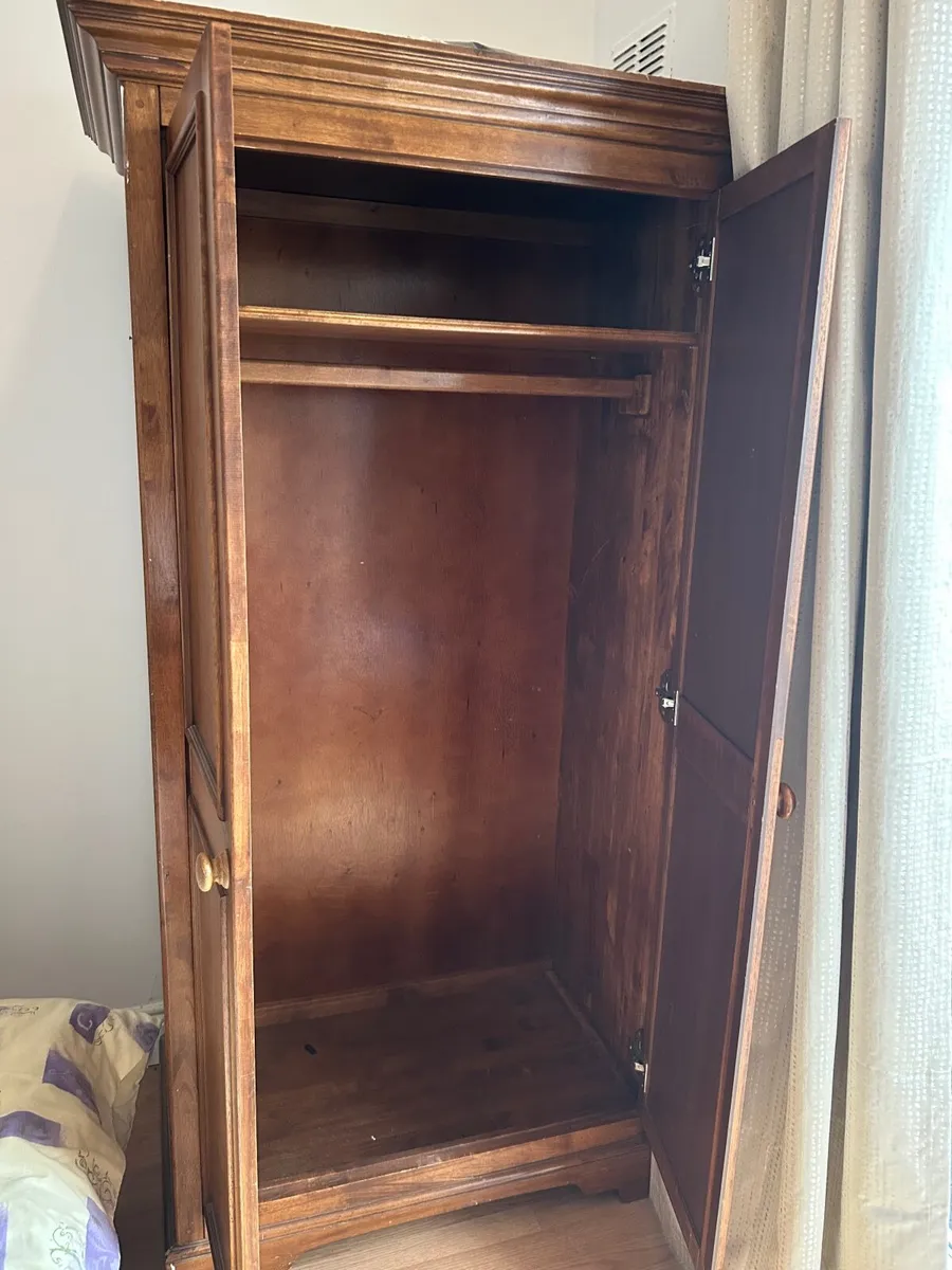 Wardrobe - Image 4