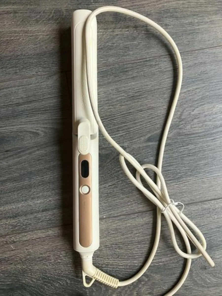 Hair Straightener - Image 1