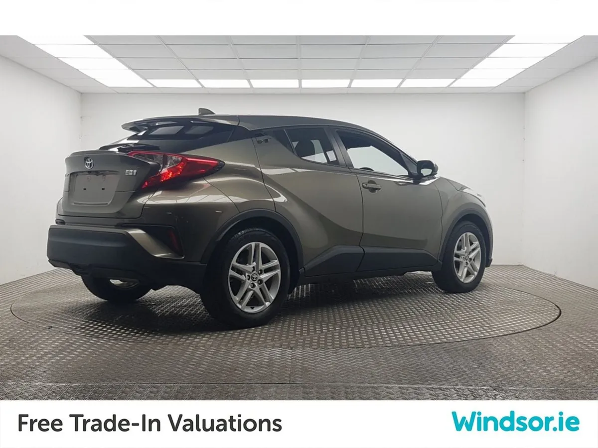Toyota C-HR 1.8 Hybrid - Image 3