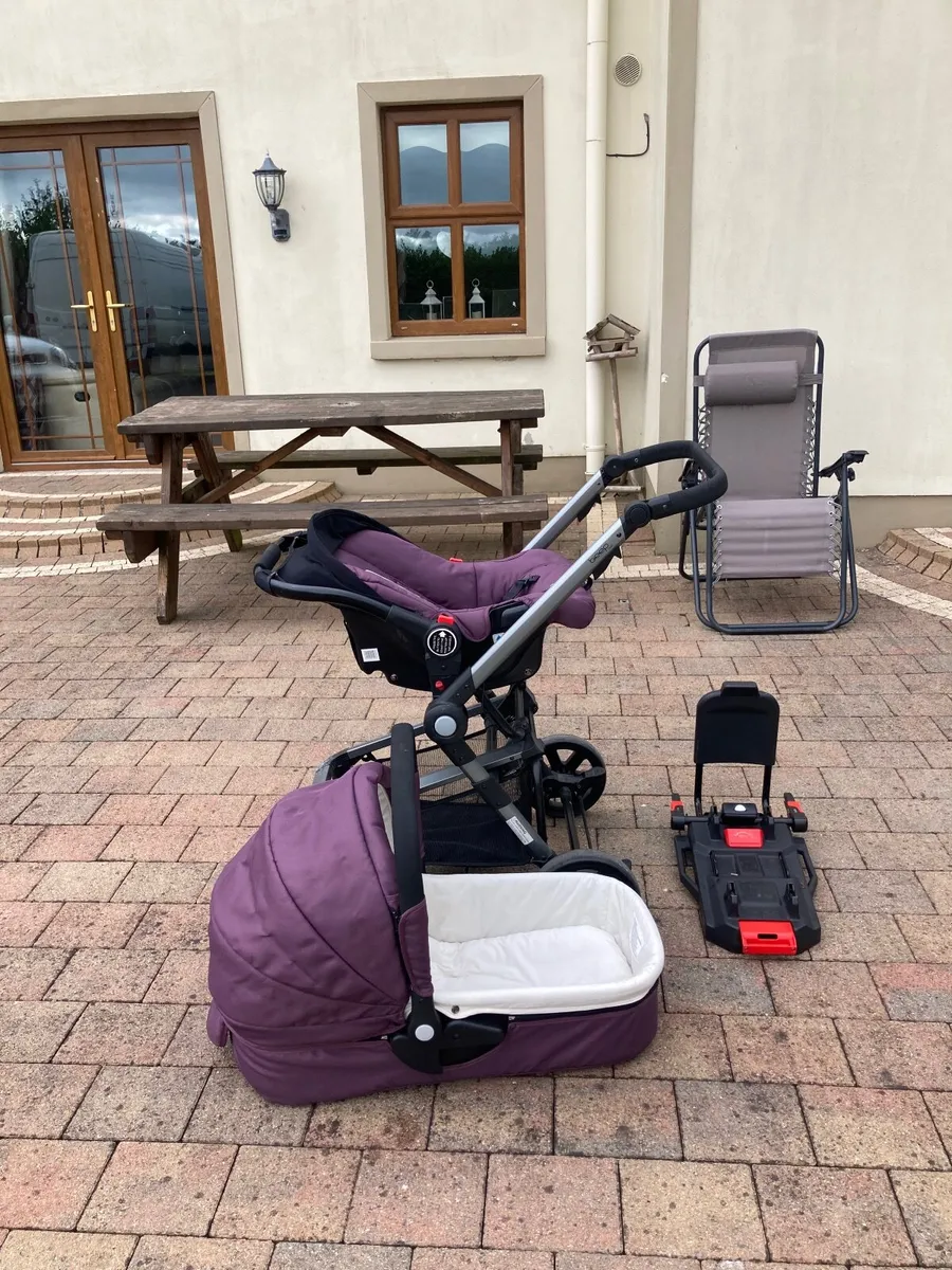 Beep Twist Pram and Car Seat - Image 1