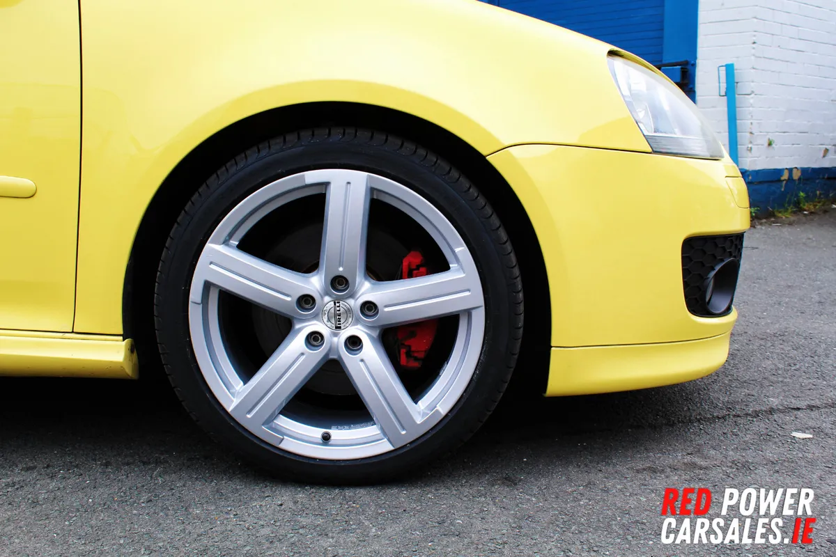 Volkswagen Golf Pirelli ED Gti. 2.0 Petrol - Image 4