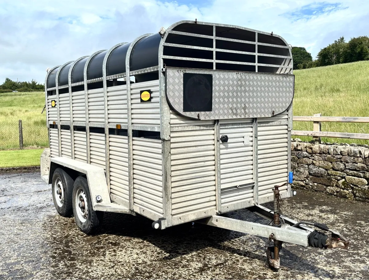 Cattle trailer - Image 1