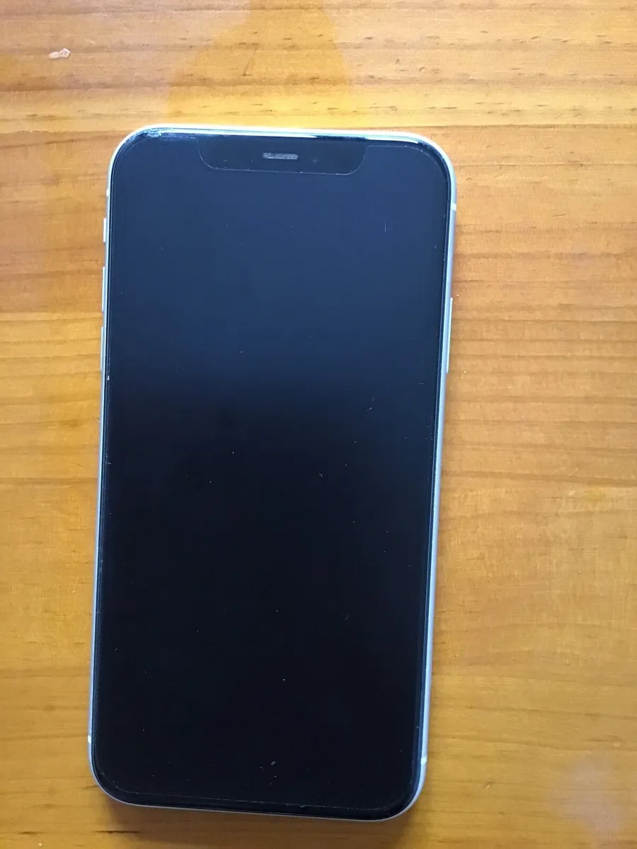 Iphone 11 - Image 1