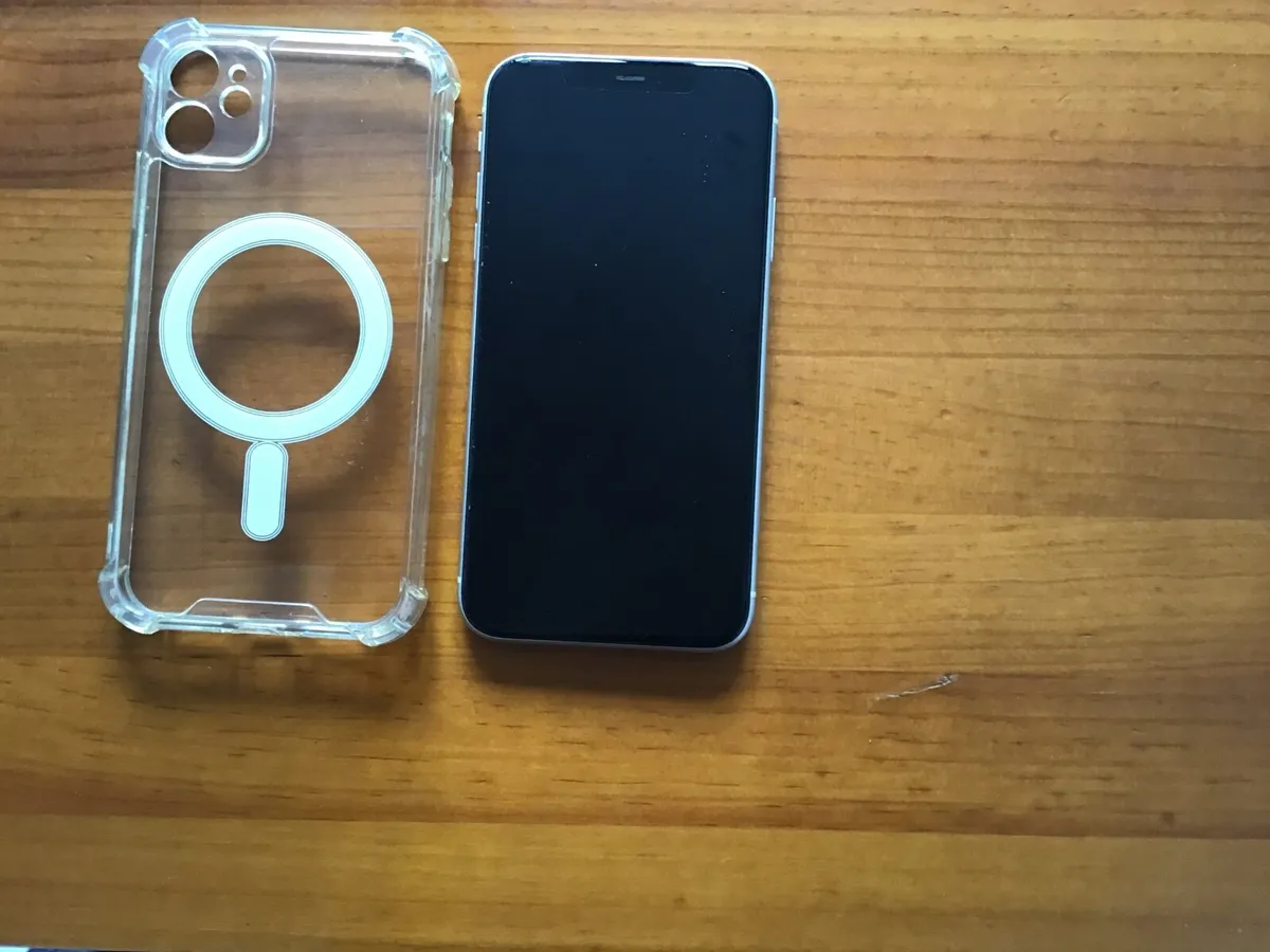 Iphone 11 - Image 3