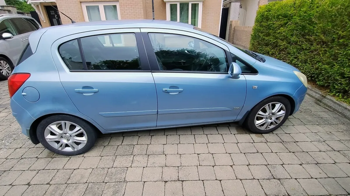 SOLD-----OPEL CORSA DESIGN 1.4L 16v 5 Door - Image 2