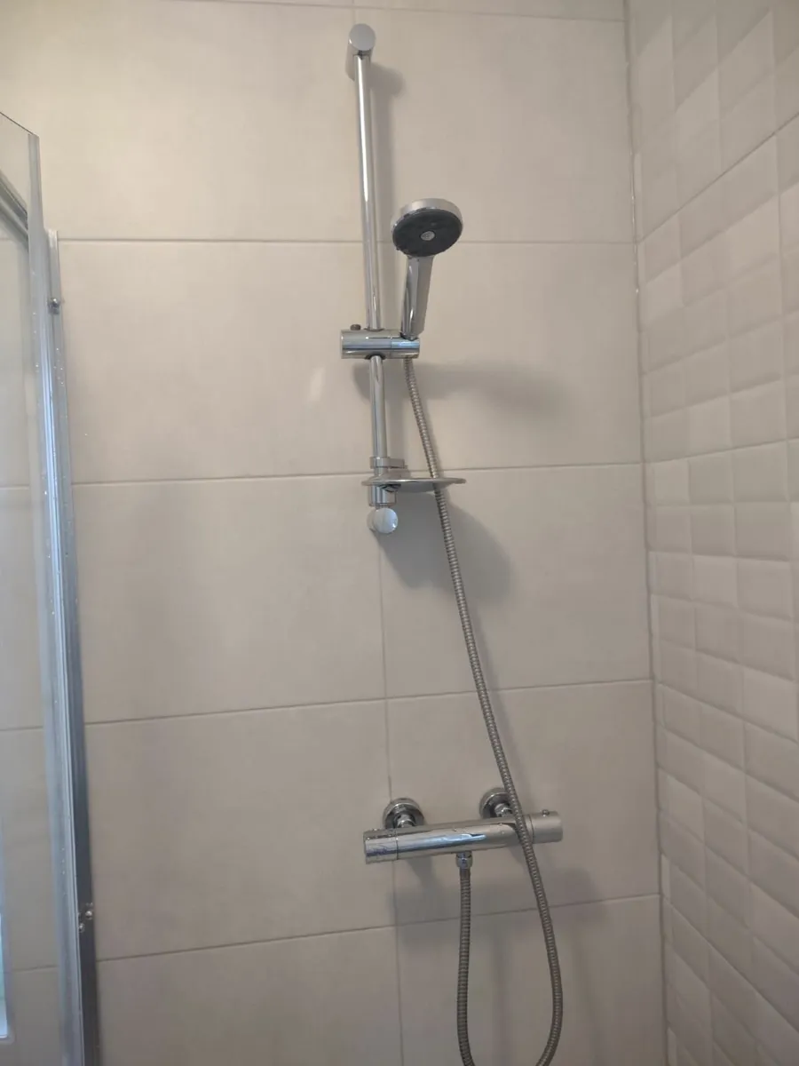 Complete Bathroom Suite - Image 4