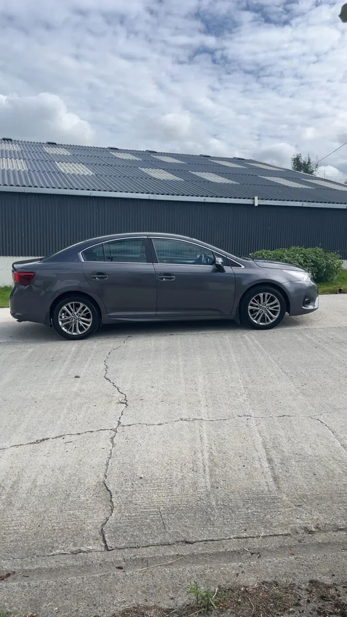 Toyota avensis 1.6D - Image 2