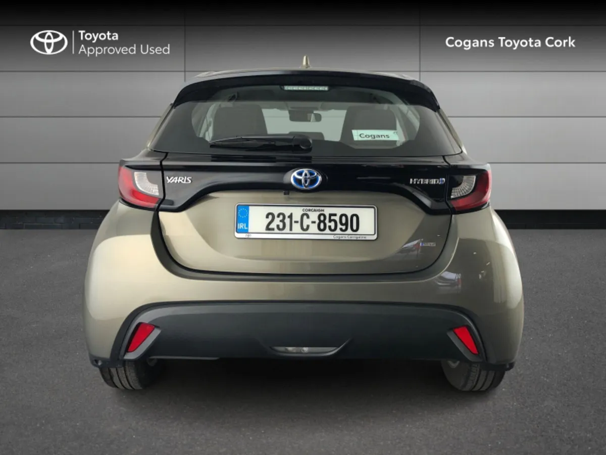 Toyota Yaris 1.5 HYBRID LUNA 4DR AUTO - Image 4