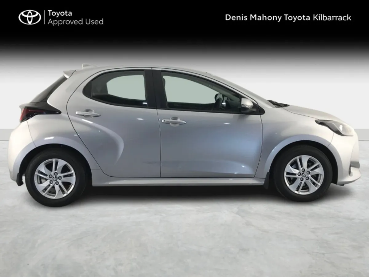 Toyota Yaris 1.0 LUNA - Image 3
