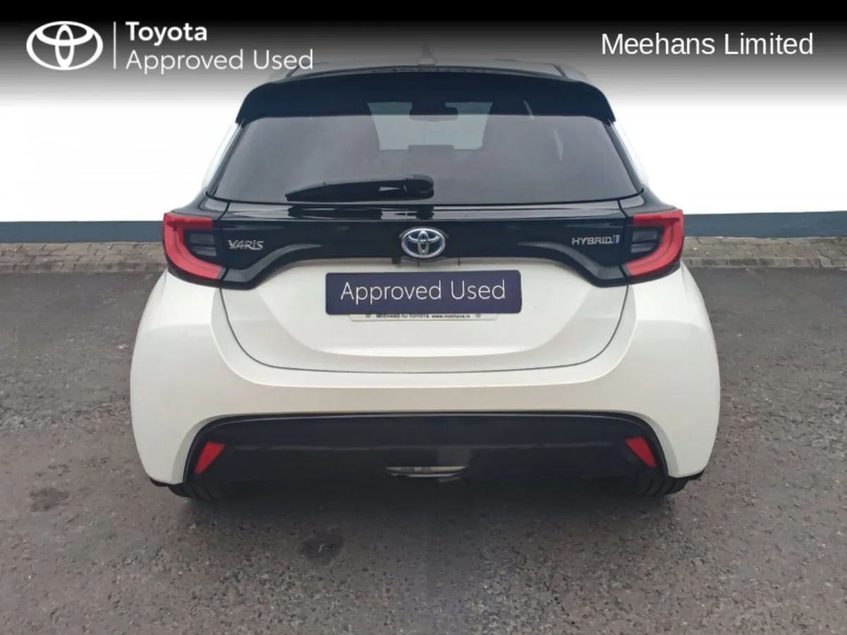Toyota Yaris 1.5 PLATINUM 4DR - Image 4