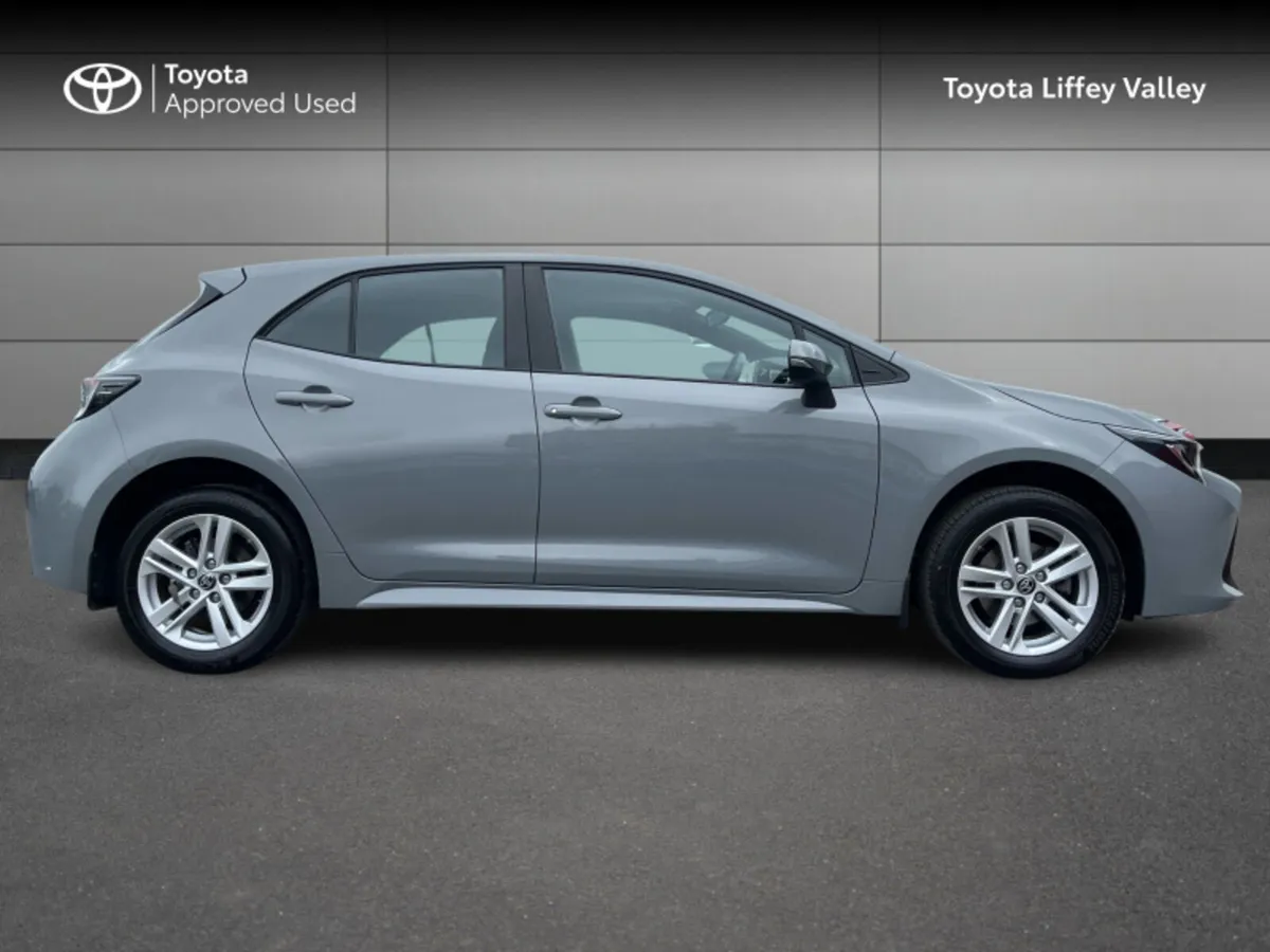 Toyota Corolla LUNA H/B 4DR AUTO HYBRID - Image 3