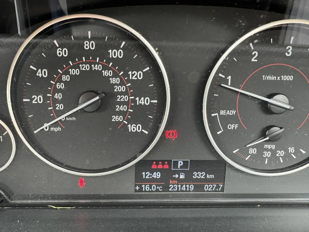BMW 3-Series 2012 - Image 2