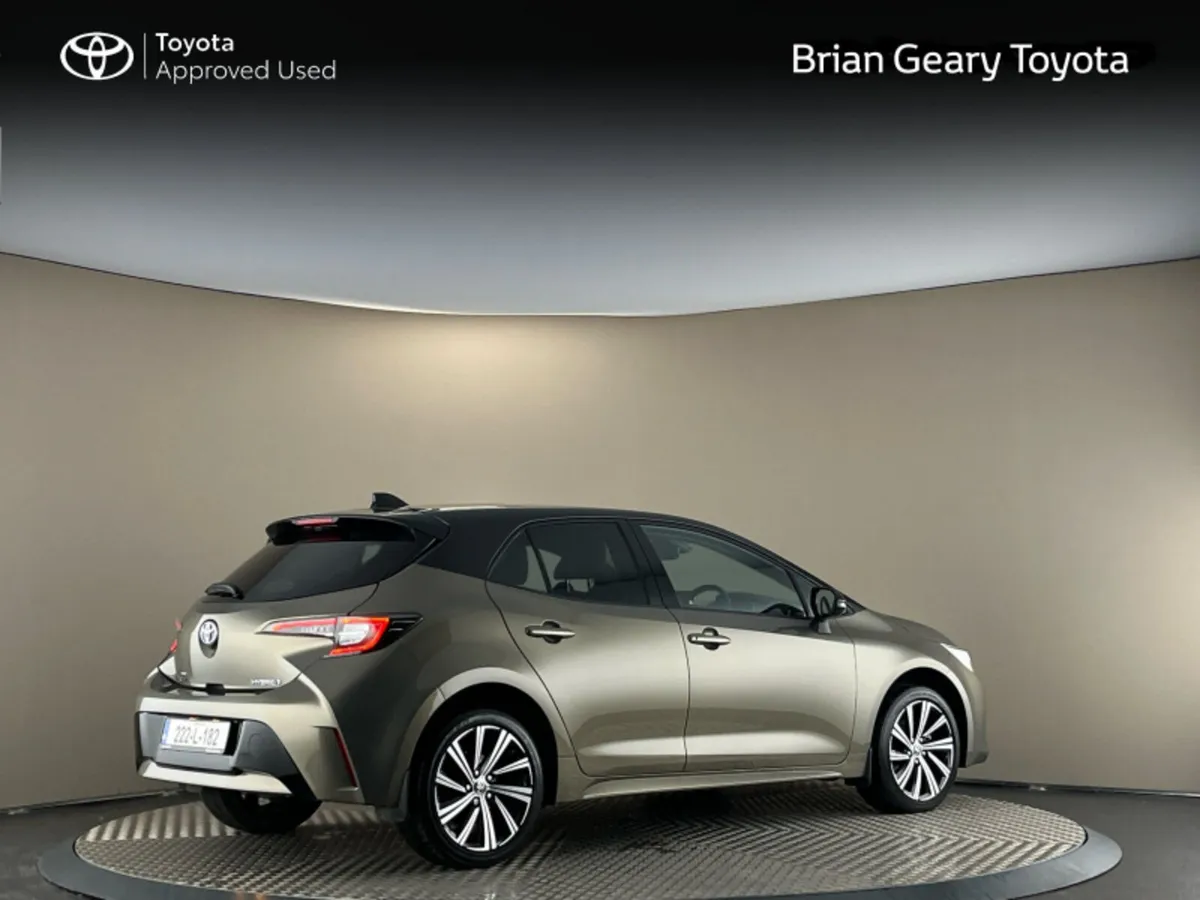 Toyota Corolla HYBRID LUNA SPORT H/B - Image 2