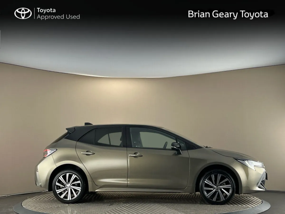 Toyota Corolla HYBRID LUNA SPORT H/B - Image 3