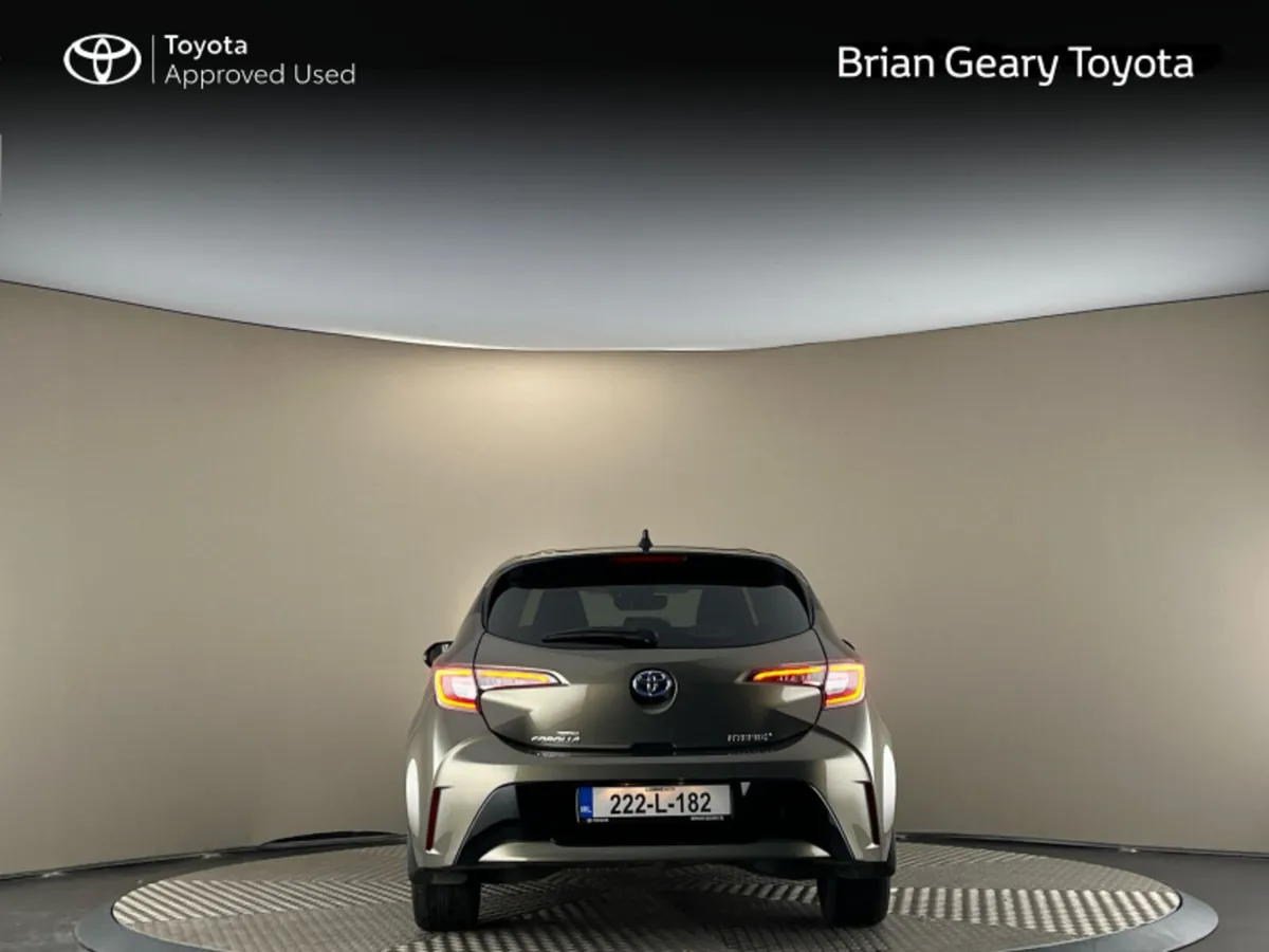 Toyota Corolla HYBRID LUNA SPORT H/B - Image 4
