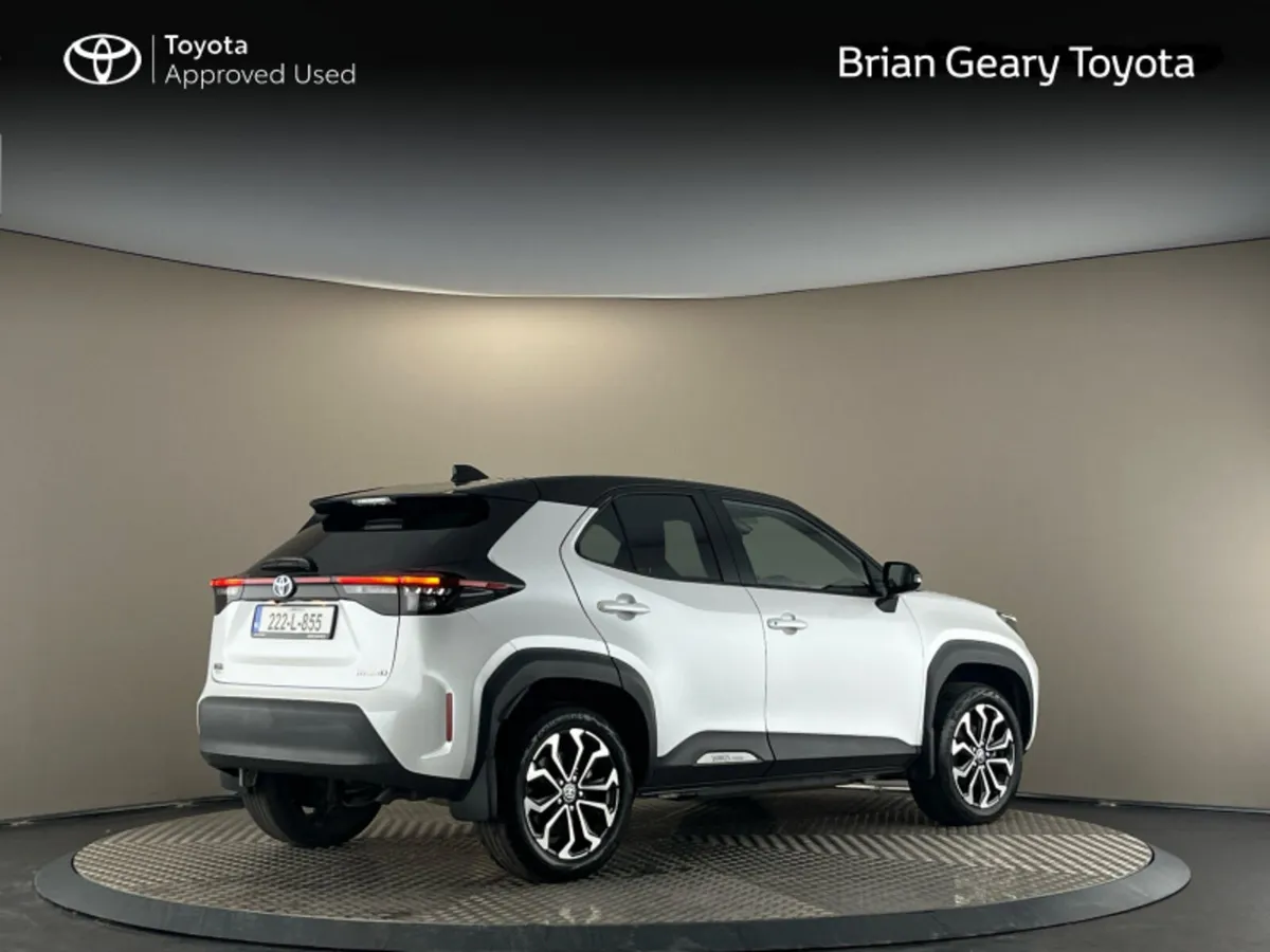 Toyota Yaris Cross HYBRID LUNA SPORT - Image 2