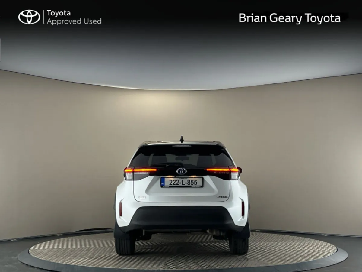 Toyota Yaris Cross HYBRID LUNA SPORT - Image 4