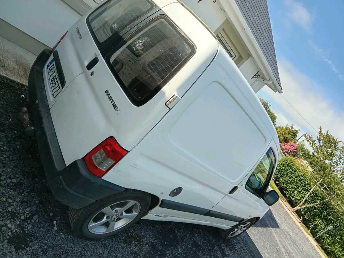 Van - Image 3