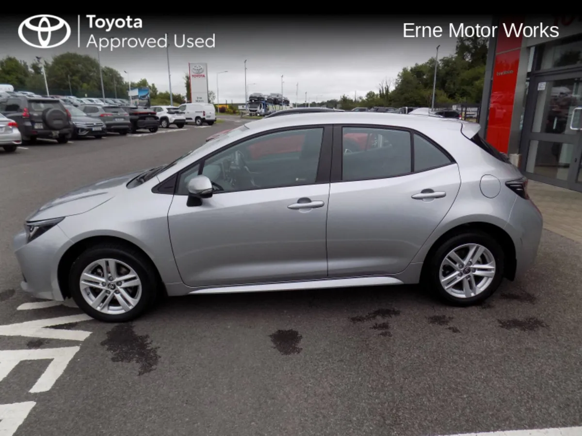 Toyota Corolla COROLLA HYBRID LUNA H/B - Image 2