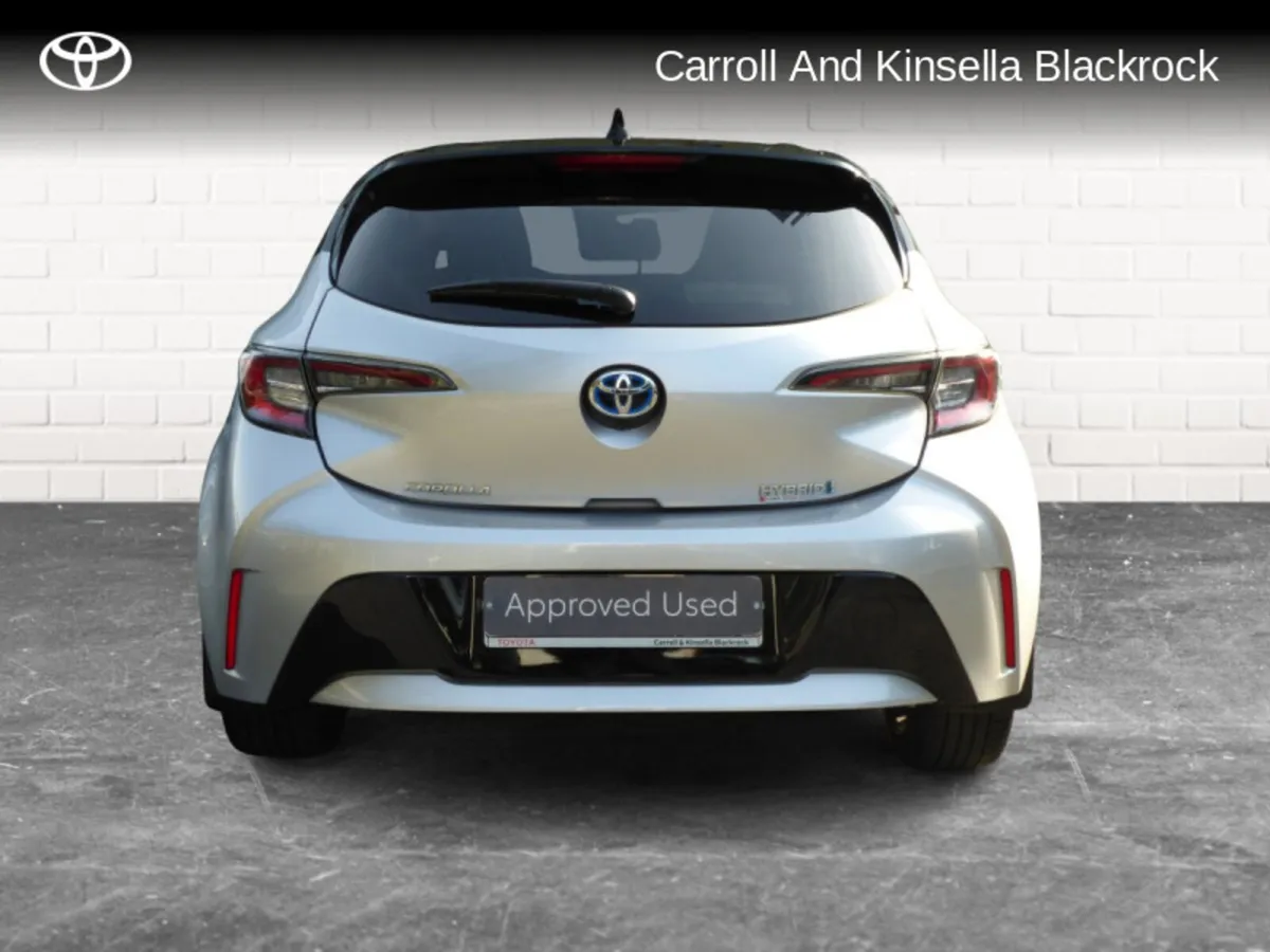 Toyota Corolla Hybrid Luna Sport HB - Image 4