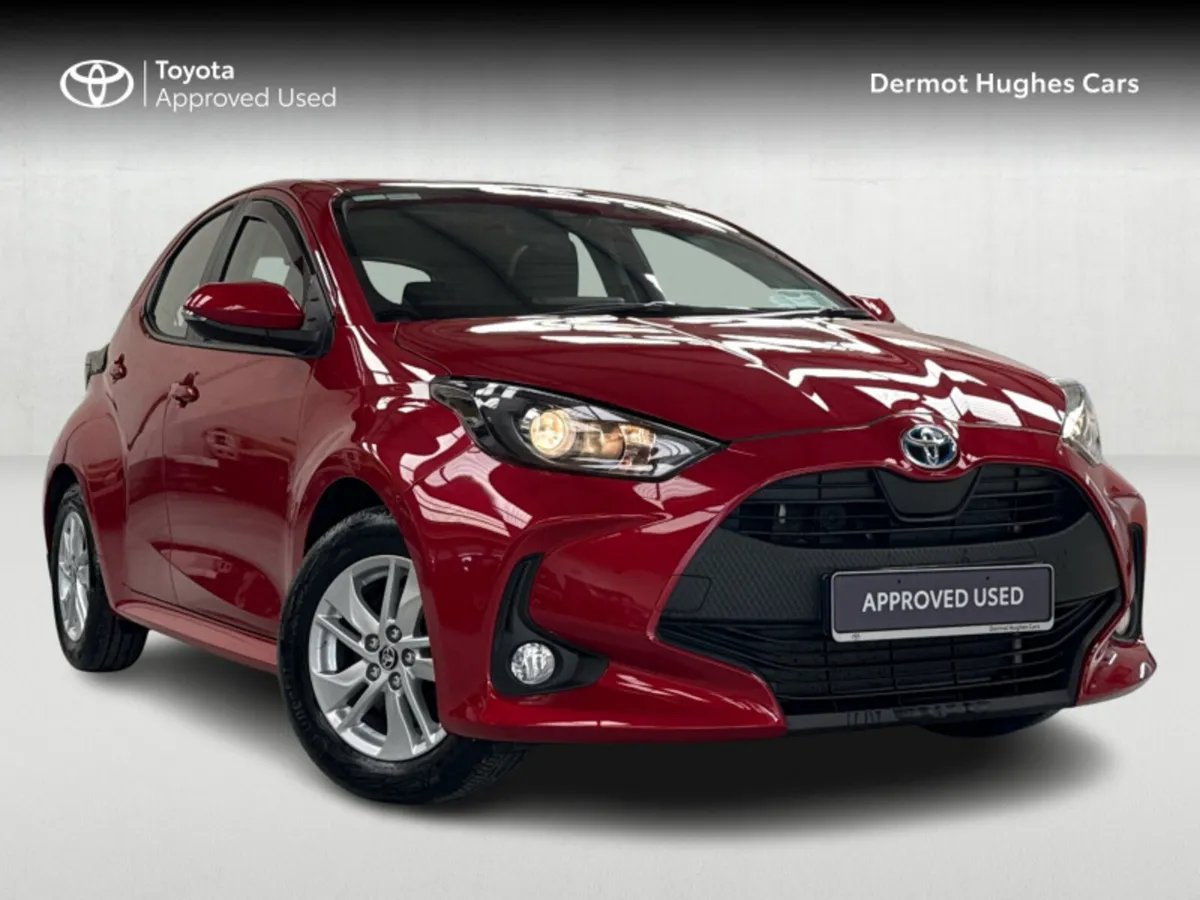 Toyota Yaris 1.5 HYBRID LUNA 4DR - Image 1