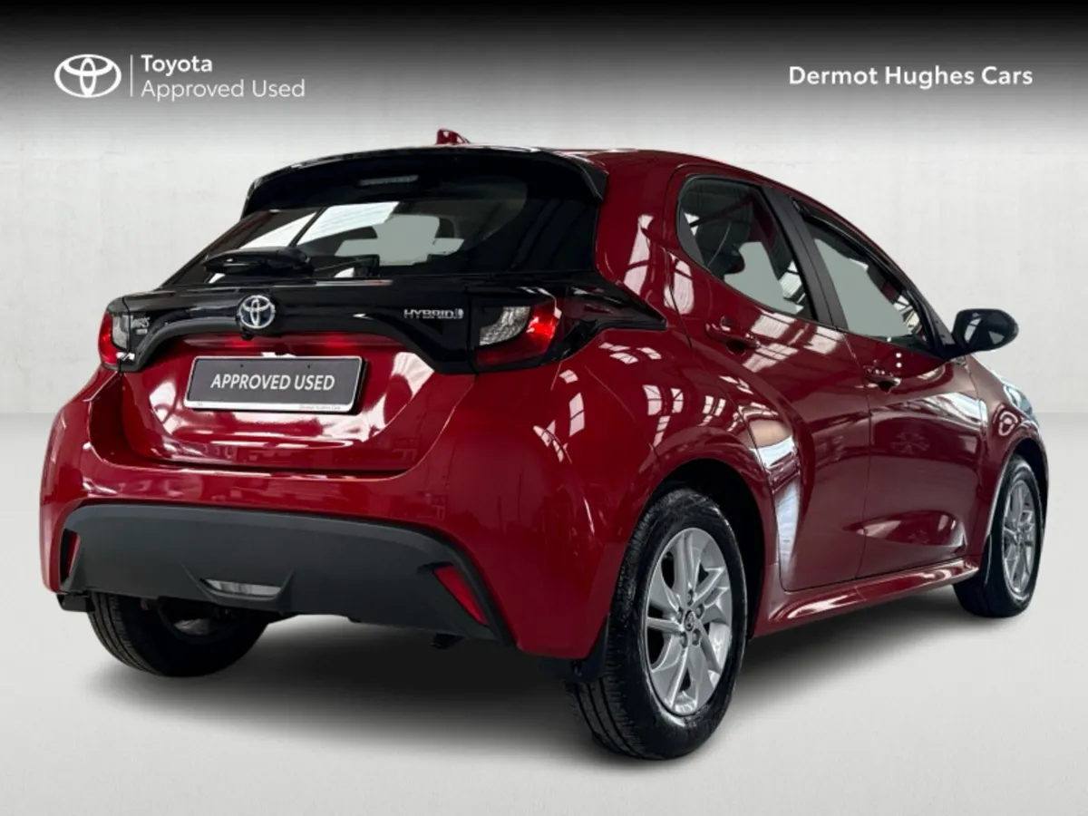 Toyota Yaris 1.5 HYBRID LUNA 4DR - Image 2