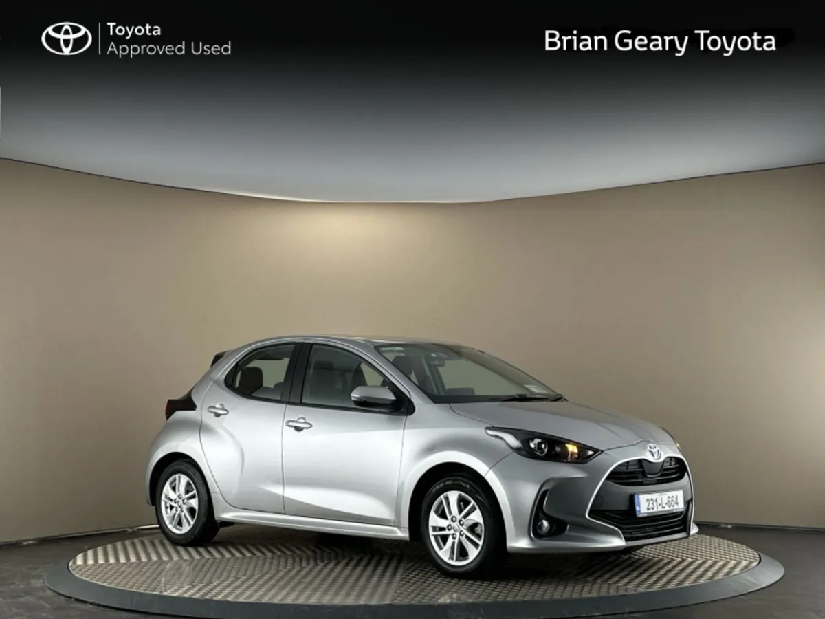Toyota Yaris HYBRID LUNA - Image 1