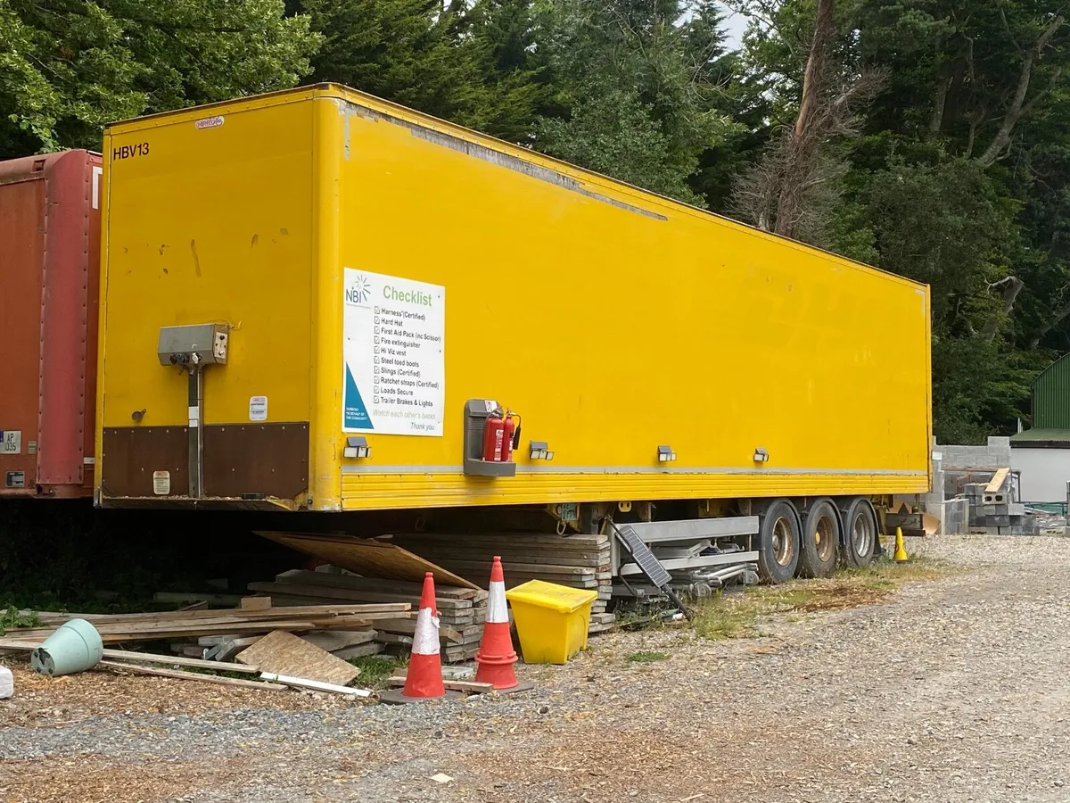 45ft  three axle articulated trailer - Image 1