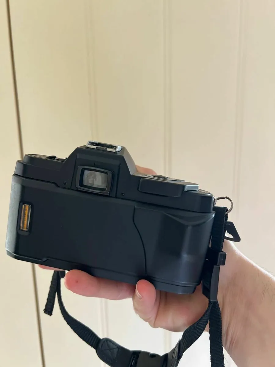 Pentax P30n - Image 1