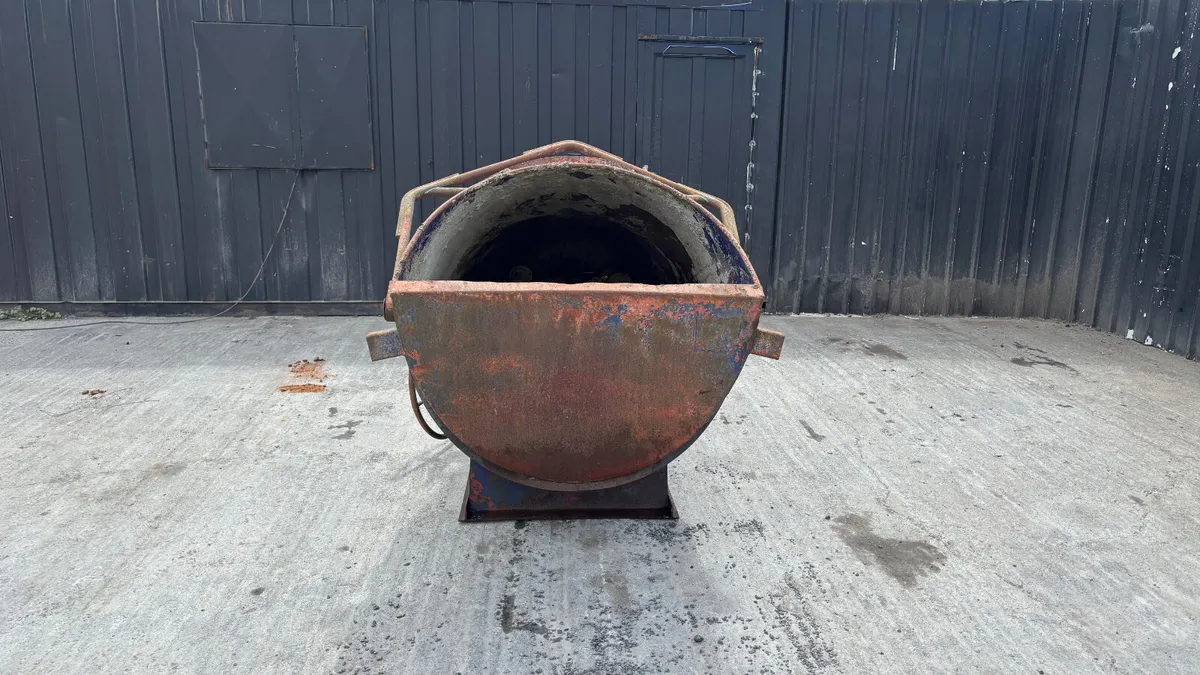 Concrete Skip - Image 2