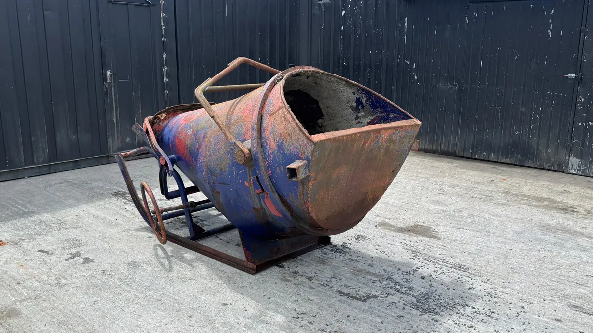 Concrete Skip - Image 1