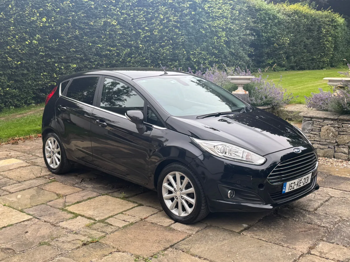Ford Fiesta 2015 - Image 2