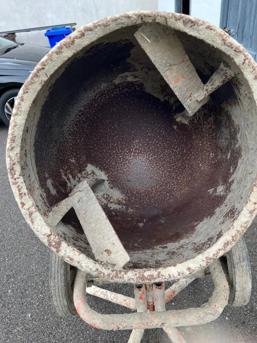 CEMENT MIXER - Image 2
