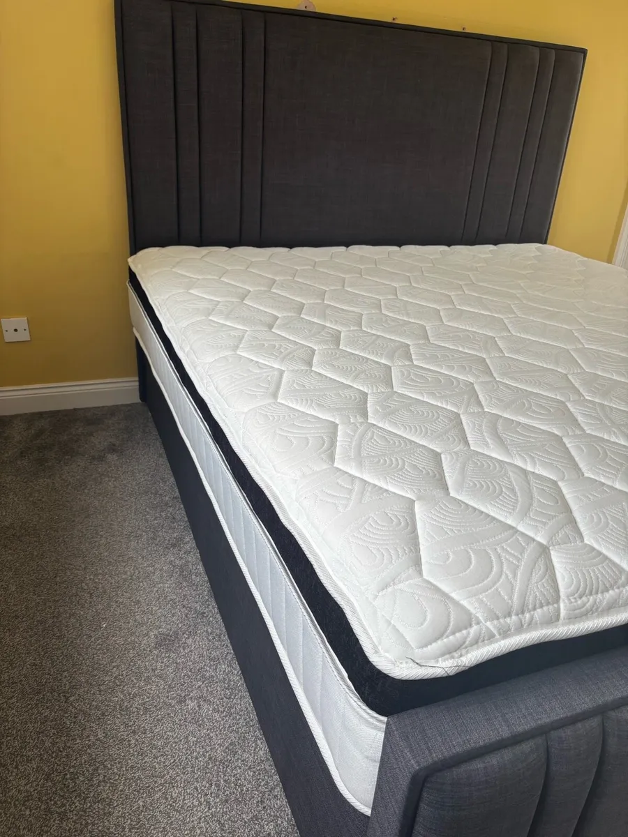 Bed - Image 1