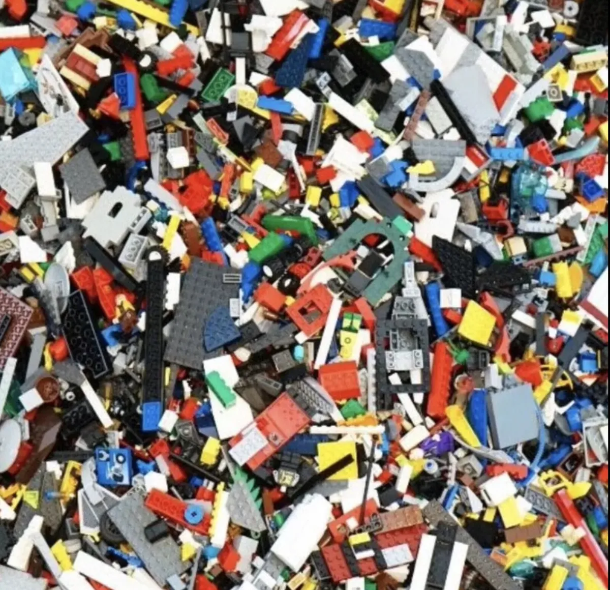 LEGO 1kg Bundle mixed Bricks Parts Pieces preowned - Image 1