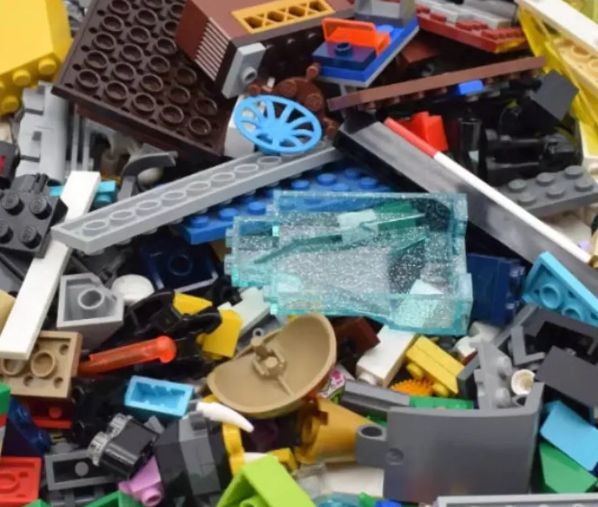 LEGO 1kg Bundle mixed Bricks Parts Pieces preowned - Image 2