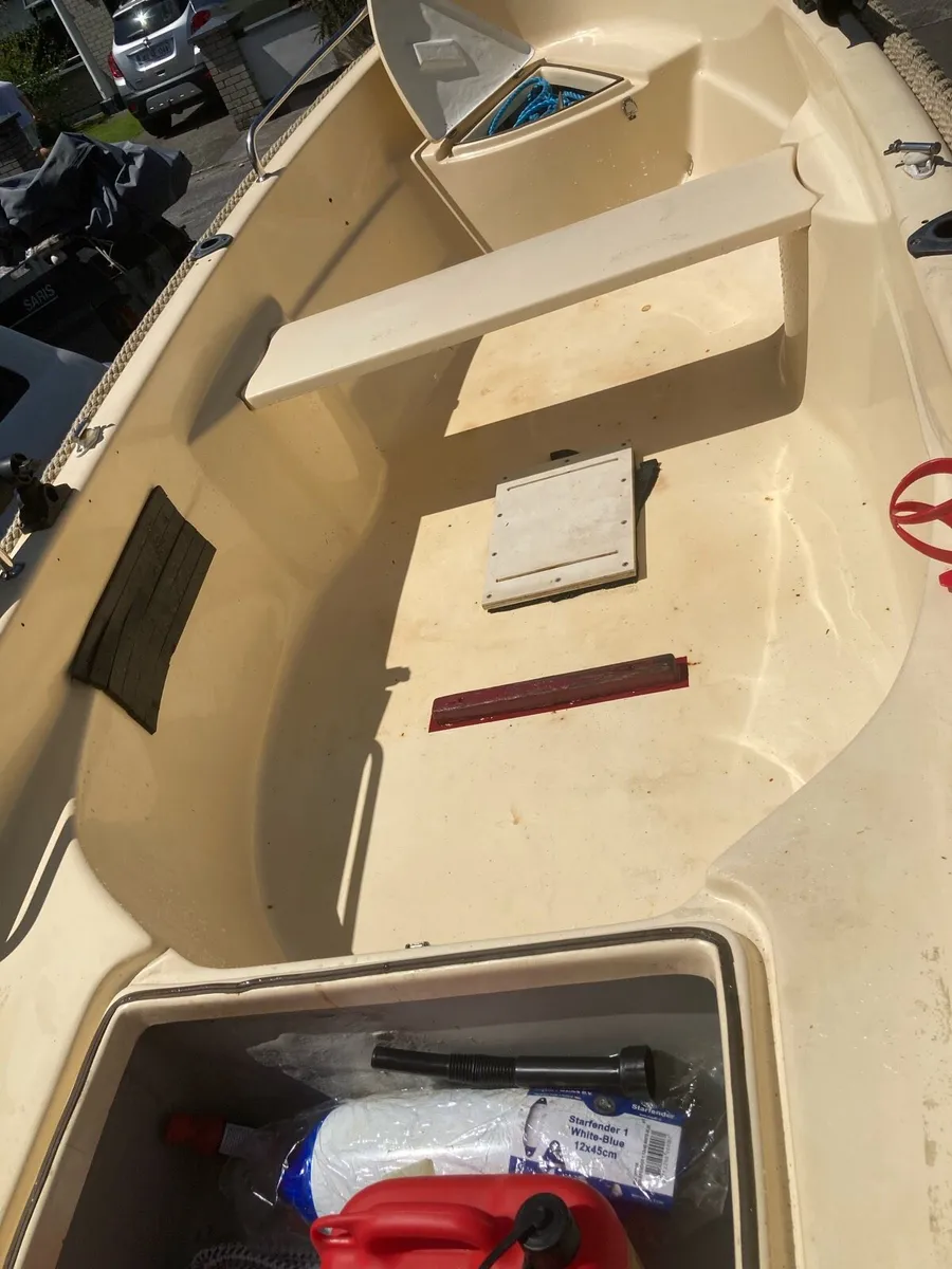 Excellent boat with outboard - Image 2