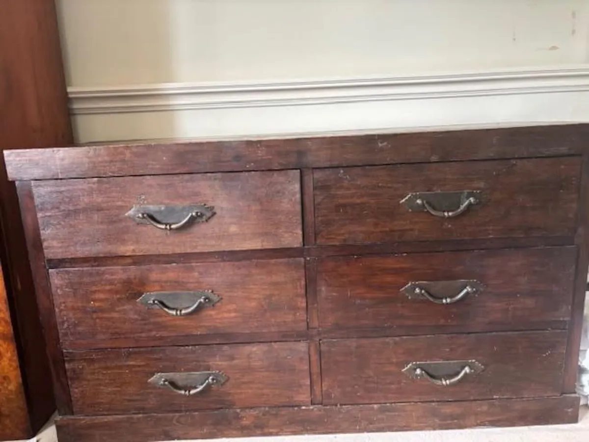 Four poster bed, bedside lockers & chest of drawer - Image 3