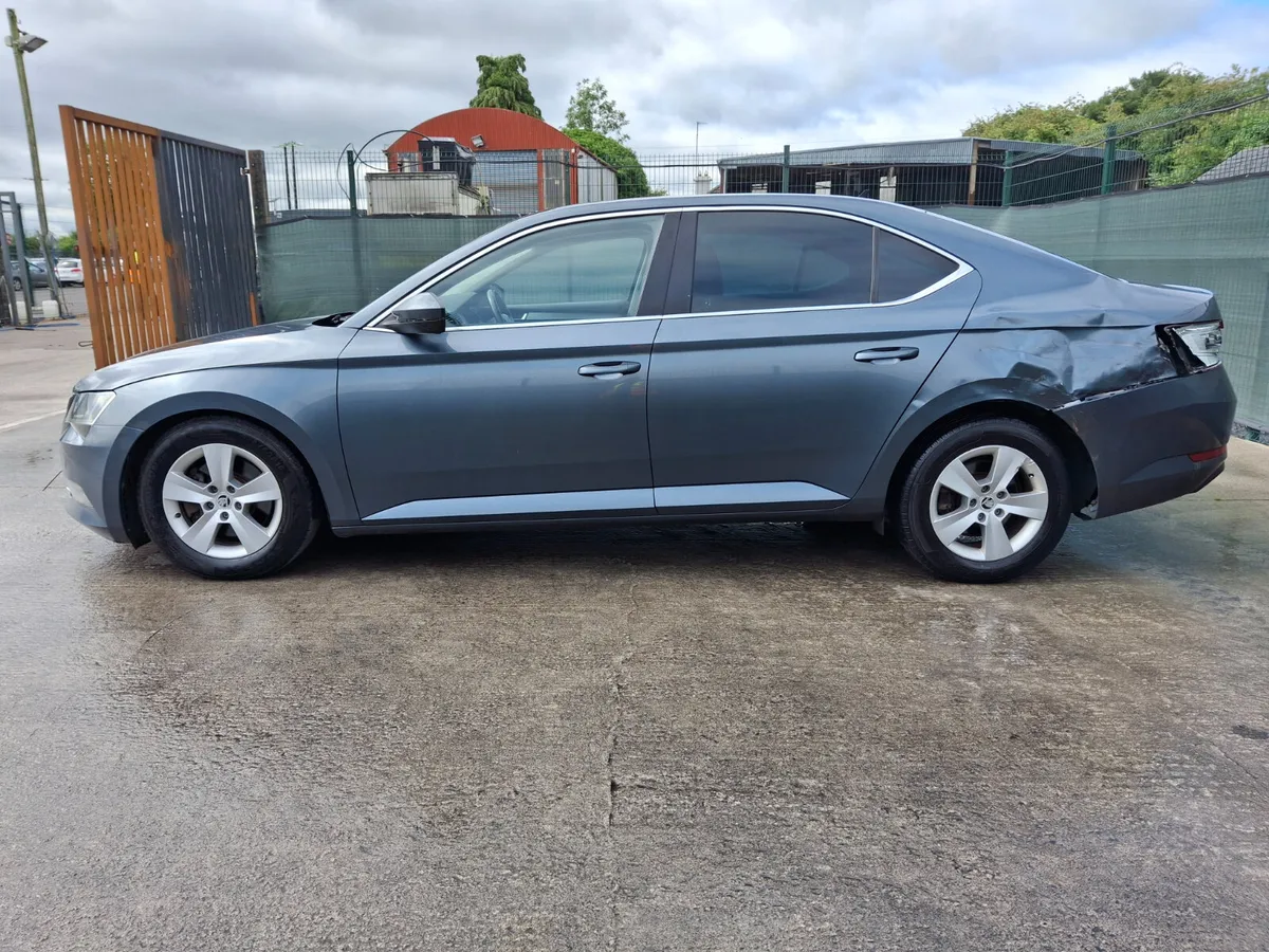 2016 Skoda Superb  2.0 Tdi    150bhp - Image 3
