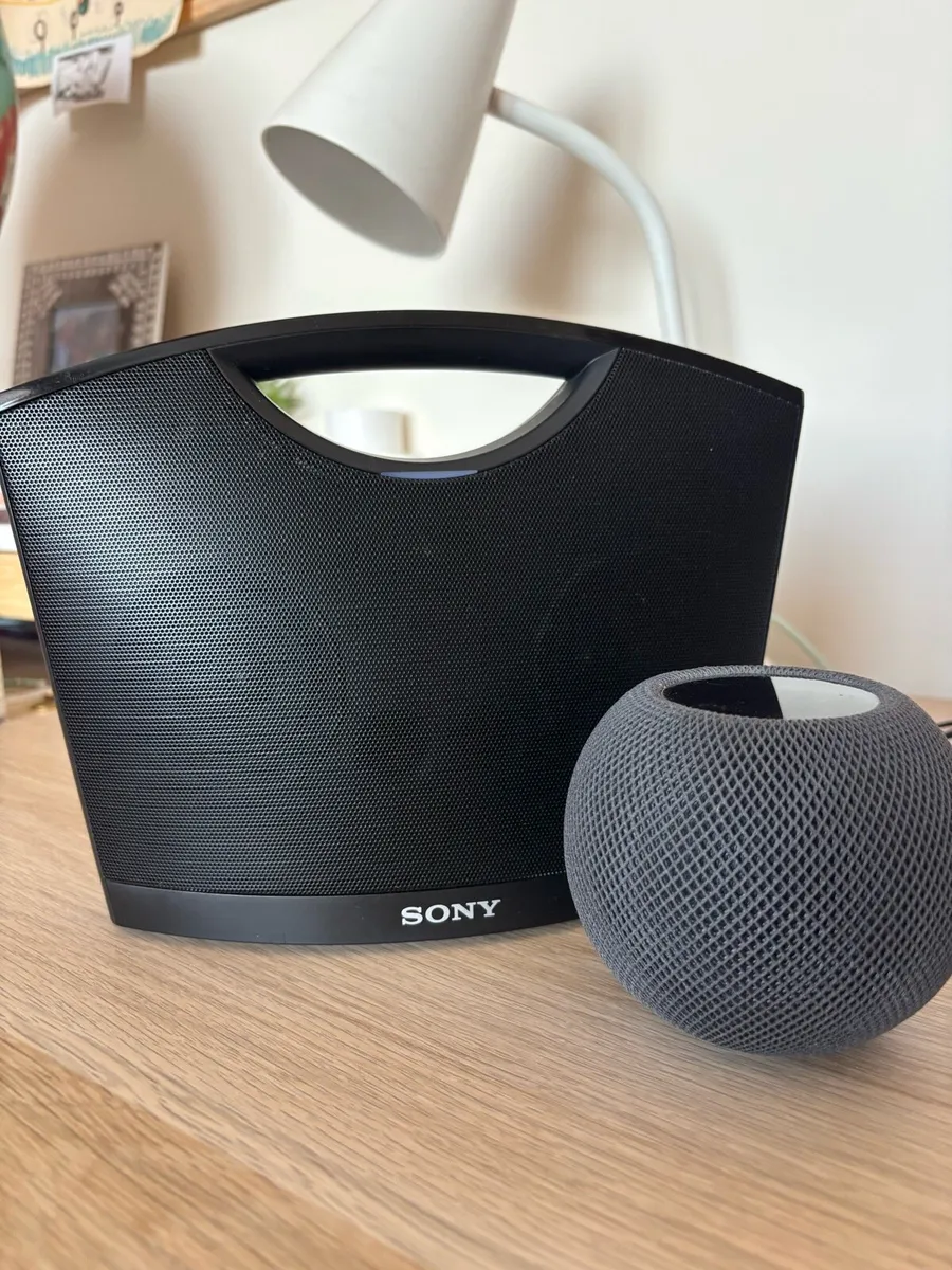 Apple HomePod & Sony Speaker