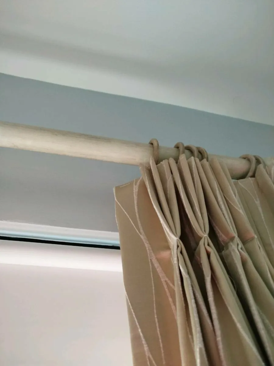 Pinch pleat curtains - Image 1