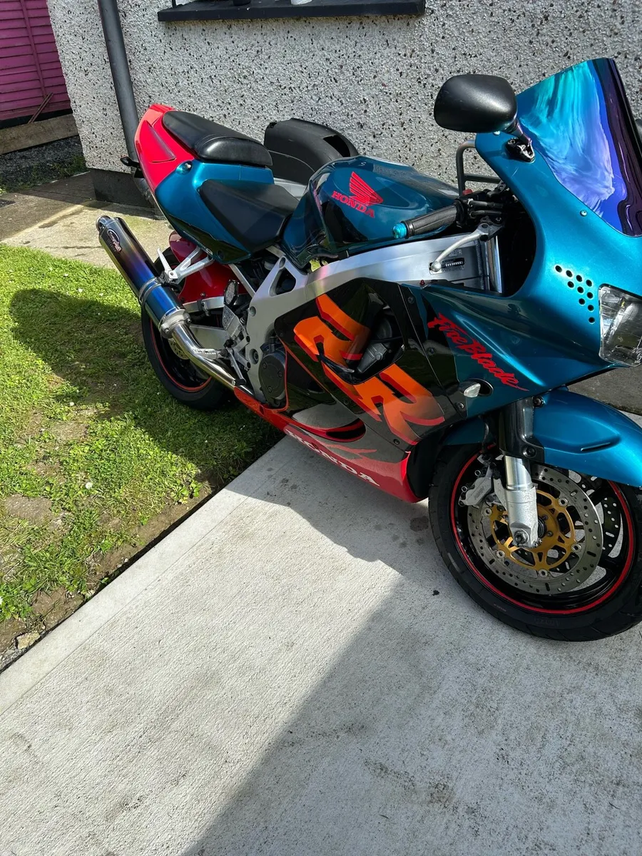 Fire blade 900 - Image 1