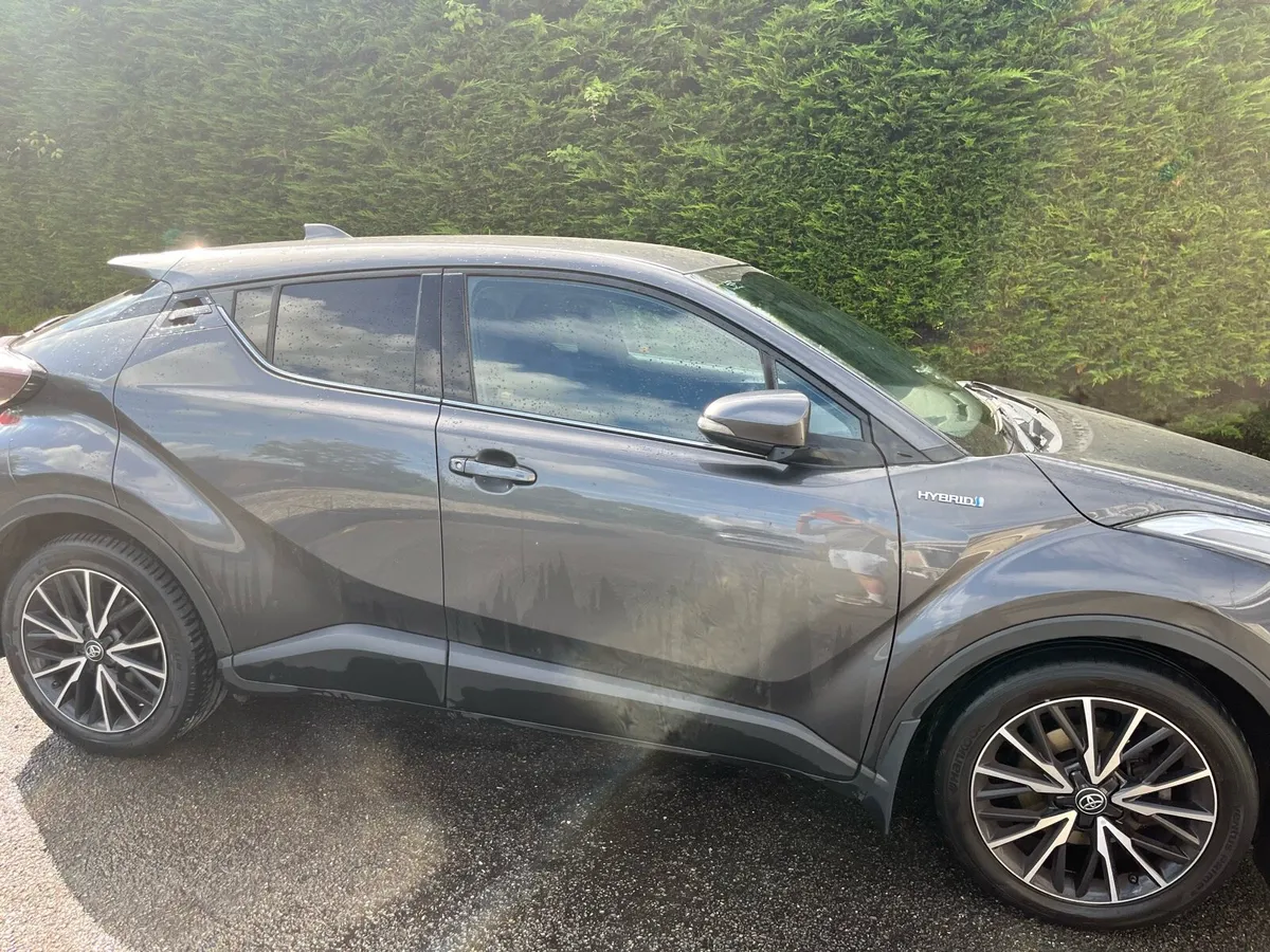 Toyota CHR hybrid Sol - Image 2