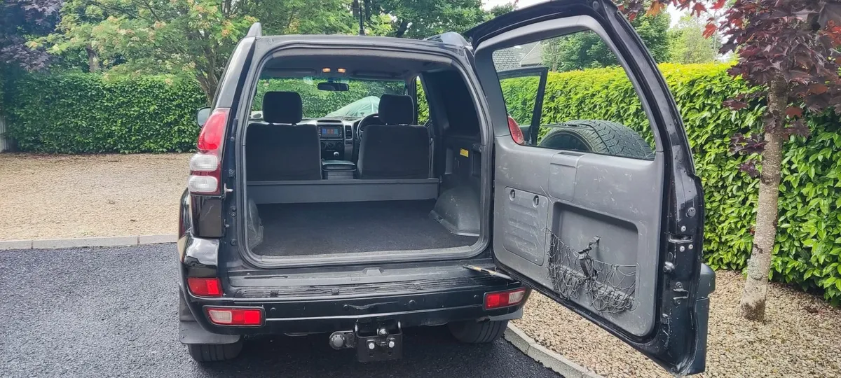 Toyota Land Cruiser 2006 - Image 2