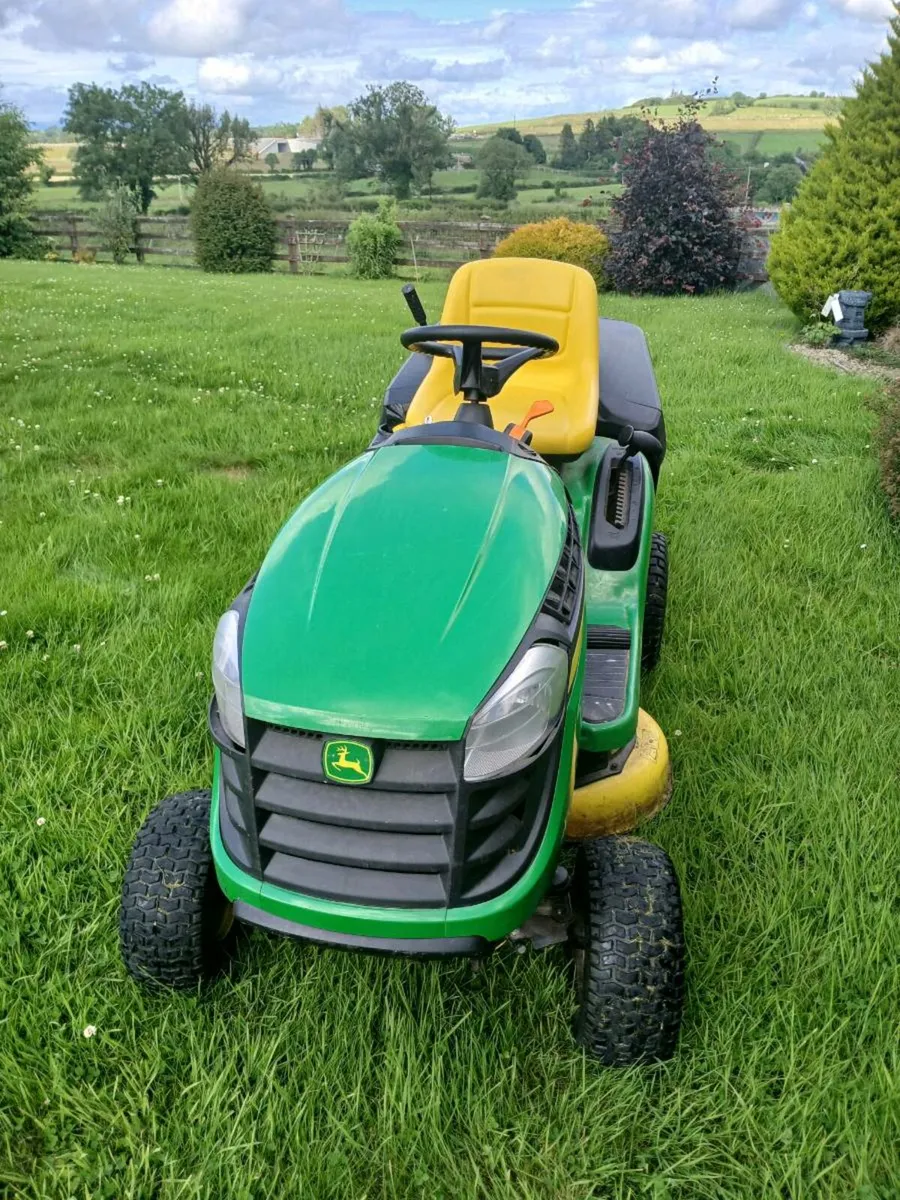 John Deere ride on lawn mower - Image 4