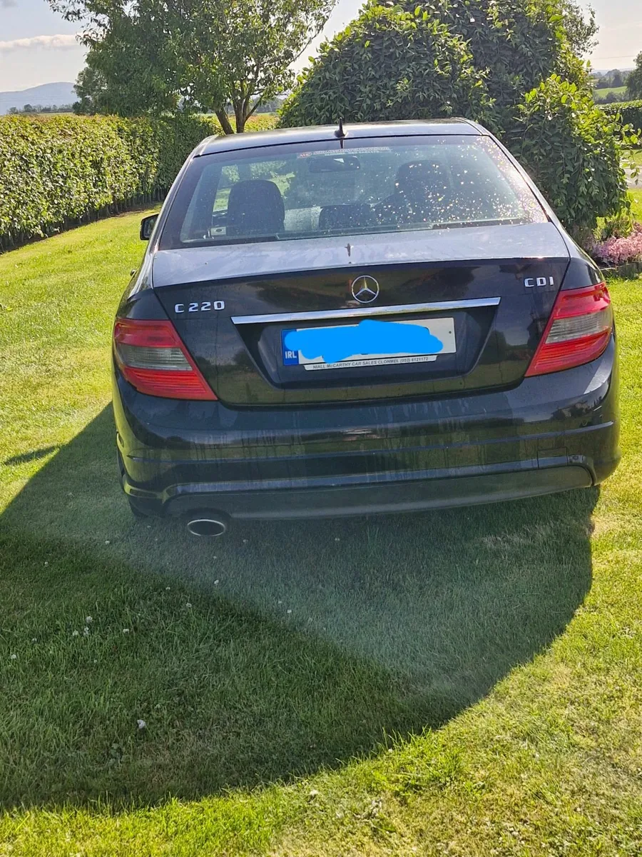 Mercedes-Benz C-Class 2011 - Image 3