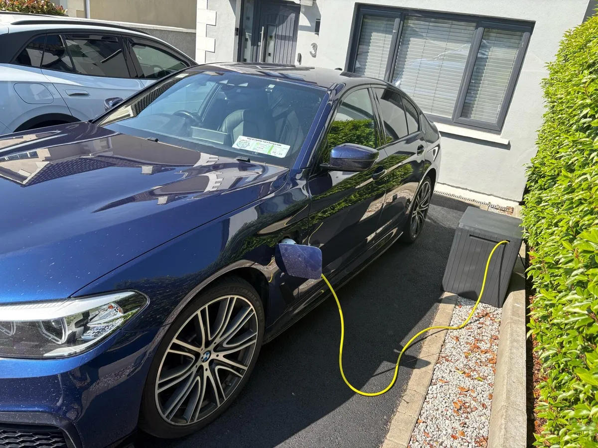 BMW 5-Series 2019 M-SPORT AUTO Plug-In Hybrid - Image 3